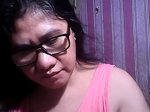 sweetsosie18 online show from November 5, 2025, 8:53 pm