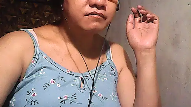 sweetsosie18 online show from February 8, 2026, 11:52 pm