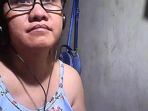 sweetsosie18 online show from February 18, 2026, 7:10 pm