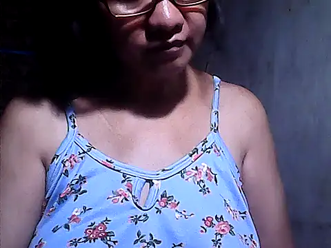 sweetsosie18 online show from July 17, 2026, 4:23 pm