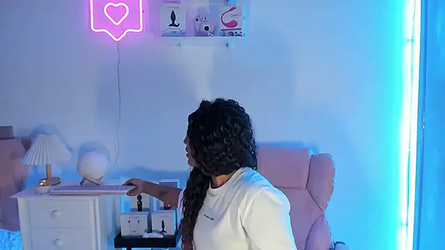 Snapshot of Kaiisa_ chatting on December 13, 2024, 10:13 pm Kaiisa online show from December 13, 2024, 10:13 pm