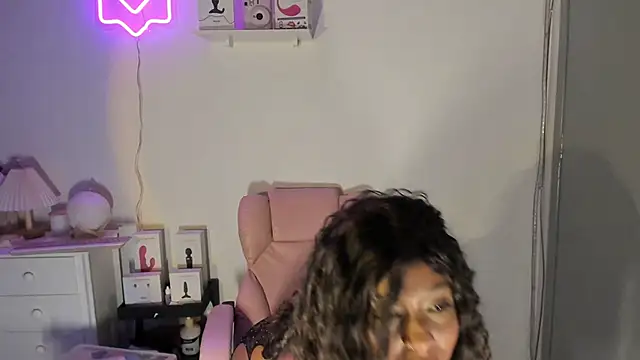 Snapshot of Kaiisa_ chatting on March 10, 2025, 11:06 pm Kaiisa online show from March 10, 2025, 11:06 pm