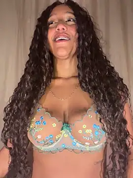 Snapshot of Kaiisa_ chatting on October 27, 2025, 12:04 am Kaiisa online show from October 27, 2025, 12:04 am