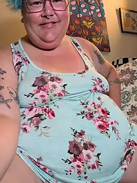 Snapshot of PotOfGreer chatting on July 4, 2026, 2:51 am PotOfGreer online show from July 4, 2026, 2:51 am