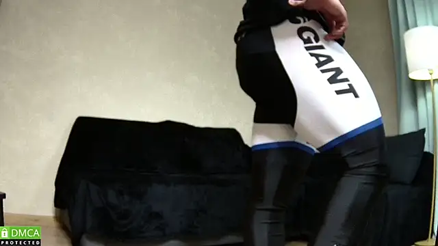 Kurt Stone1 online show from October 3, 2025, 6:16 pm