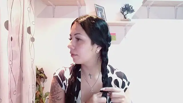 MadisonCambel online show from December 11, 2024, 11:00 pm