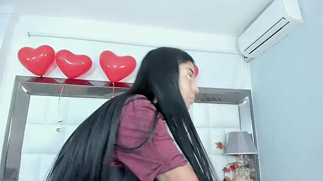 MiaConte online show from February 13, 2025, 7:21 pm