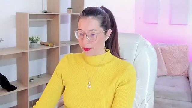 Antonnella 3 online show from October 4, 2025, 12:14 pm