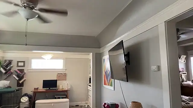 dreamyriri online show from April 19, 2026, 7:38 pm