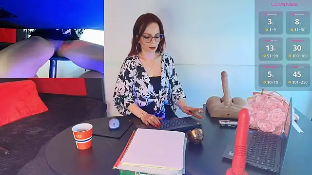 Miss ellien online show from September 13, 2025, 3:28 am