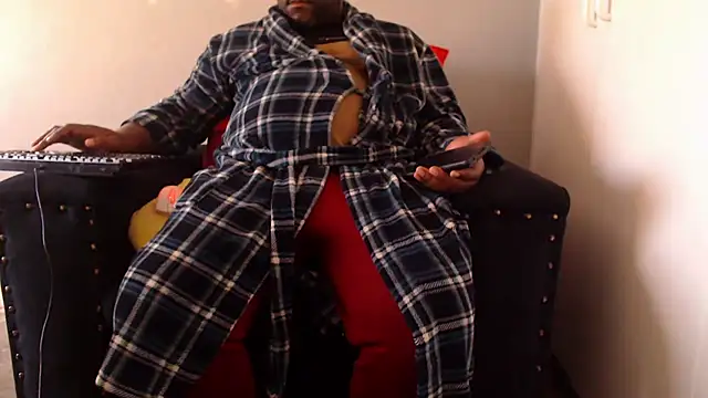 Snapshot of zuluboyxx chatting on June 3, 2026, 5:21 am zuluboyxx online show from June 3, 2026, 5:21 am