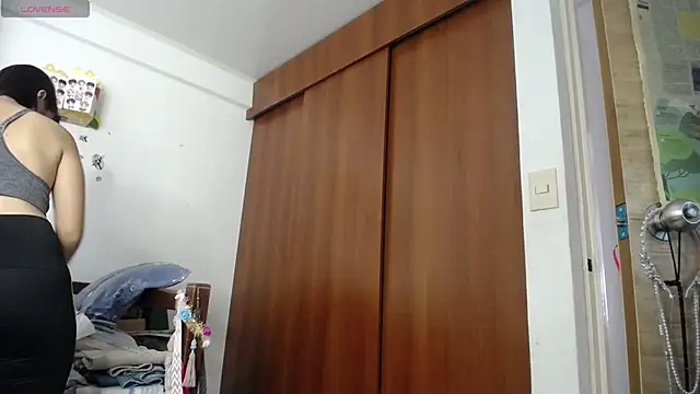 Moon lunita online show from September 29, 2025, 3:28 pm