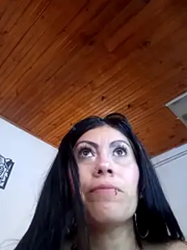 Tania mature online show from March 18, 2026, 5:49 pm