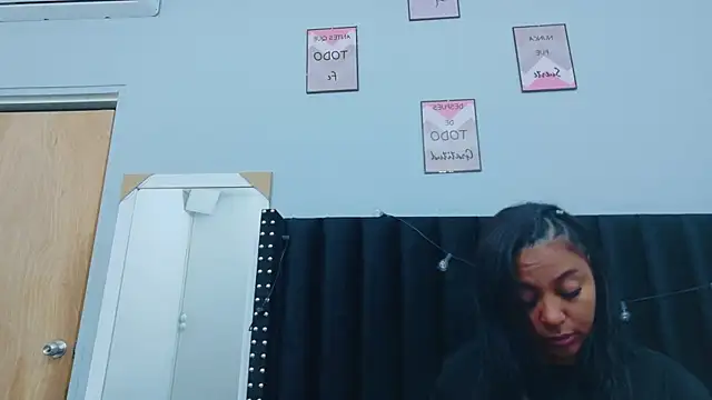 colombiamommy online show from November 21, 2025, 12:37 pm