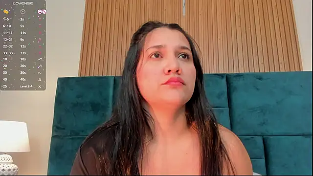 Snapshot of Kareena_chopra chatting on June 3, 2026, 2:33 pm Kareena chopra online show from June 3, 2026, 2:33 pm