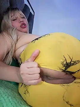 miafresa hot online show from February 2, 2025, 11:53 pm