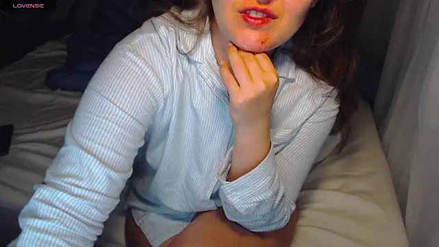 LoraPreston online show from January 21, 2025, 8:43 pm