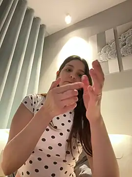 DoriDeluxe66 online show from February 20, 2025, 8:25 pm