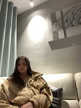 DoriDeluxe66 online show from February 22, 2025, 1:02 pm