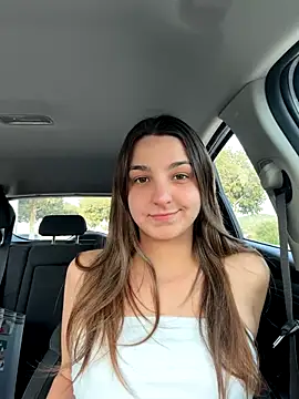 DoriDeluxe66 online show from November 1, 2025, 3:47 pm