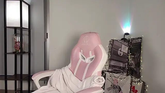  monamour  online show from March 20, 2025, 6:19 am