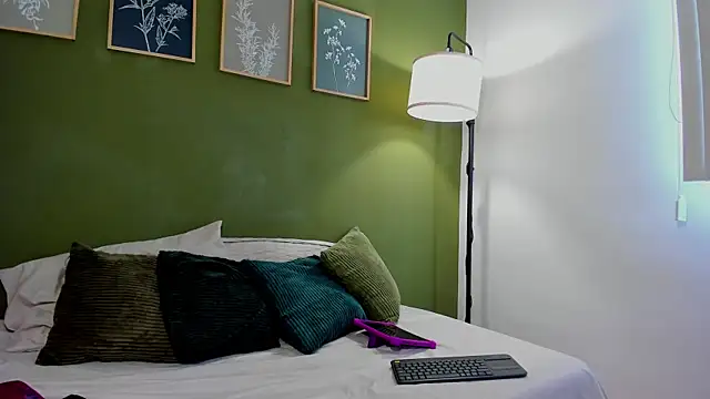 karlye 5 online show from February 16, 2026, 1:40 pm