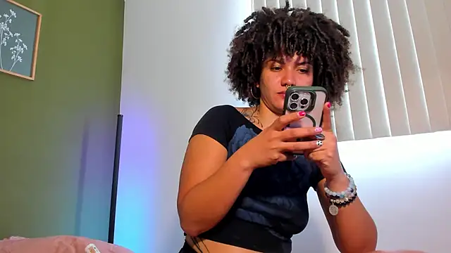 karlye 5 online show from April 21, 2026, 6:12 pm