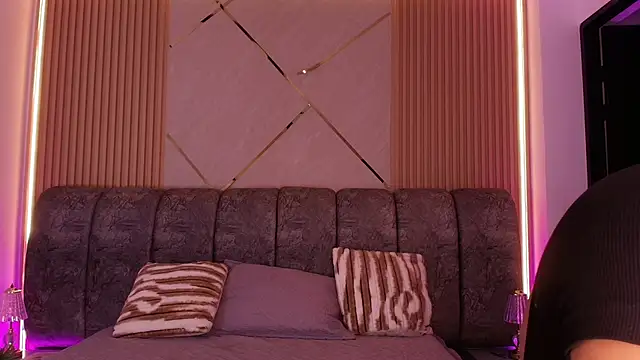 naia blessed online show from April 13, 2026, 7:08 pm