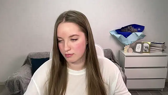 EvaMaddison online show from November 26, 2025, 5:58 pm