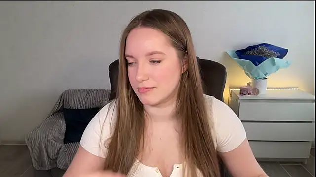 Snapshot of EvaMaddison chatting on April 29, 2026, 5:55 am EvaMaddison online show from April 29, 2026, 5:55 am