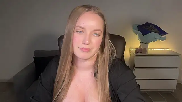 Snapshot of EvaMaddison chatting on June 27, 2026, 8:14 pm EvaMaddison online show from June 27, 2026, 8:14 pm