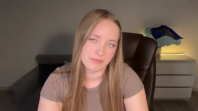Snapshot of EvaMaddison chatting on July 24, 2026, 9:24 pm EvaMaddison online show from July 24, 2026, 9:24 pm