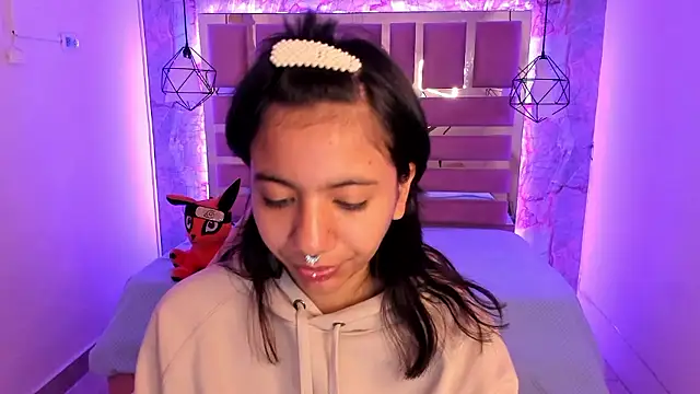 Nami usagi online show from December 5, 2024, 12:44 pm