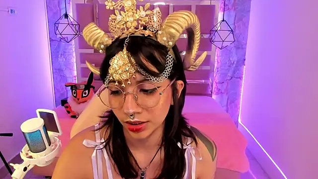 Nami usagi online show from January 6, 2025, 3:19 pm