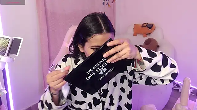 Nami usagi online show from October 10, 2025, 11:20 am