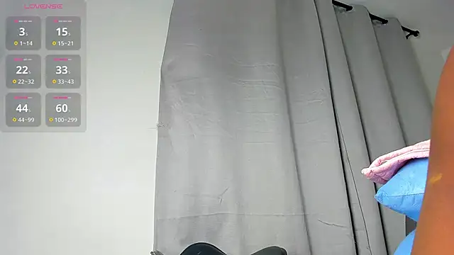 caroline tovar online show from April 4, 2026, 4:55 am