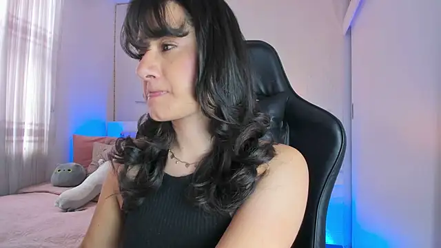 annadu011 online show from March 6, 2025, 1:57 pm