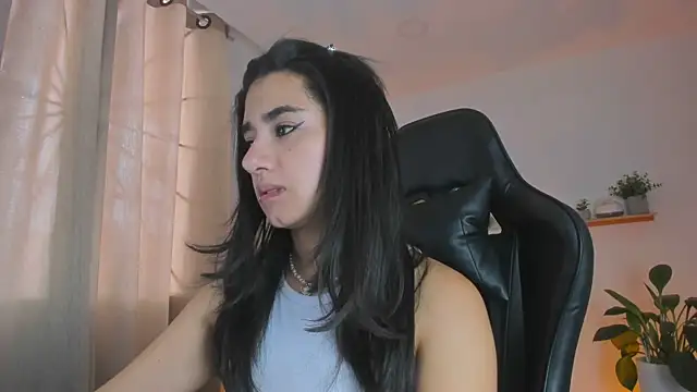 annadu011 online show from March 9, 2026, 2:21 pm