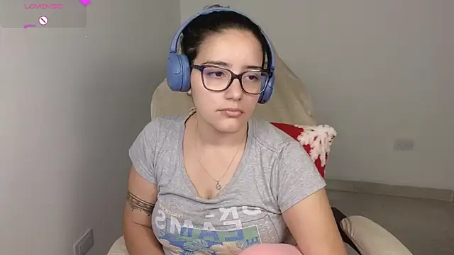 blue  moon  online show from December 3, 2025, 4:20 am