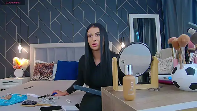 EmyLaveau online show from February 14, 2025, 6:02 am