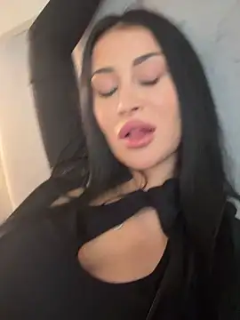 EmyLaveau online show from February 14, 2025, 3:05 pm