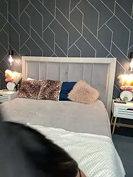 EmyLaveau online show from February 18, 2025, 2:38 pm