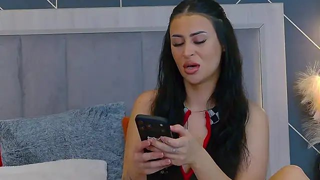 EmyLaveau online show from February 6, 2026, 6:29 am