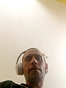 jonekjohnypl online show from April 8, 2026, 9:20 am