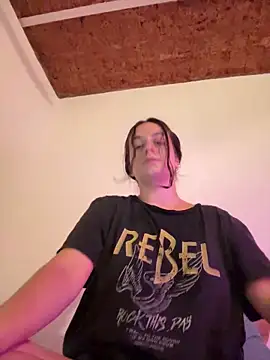 Snapshot of indierotic chatting on January 20, 2025, 2:43 am indierotic online show from January 20, 2025, 2:43 am