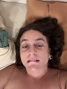 Snapshot of indierotic chatting on February 26, 2025, 4:03 am indierotic online show from February 26, 2025, 4:03 am