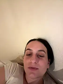 Snapshot of indierotic chatting on October 15, 2025, 3:39 am indierotic online show from October 15, 2025, 3:39 am