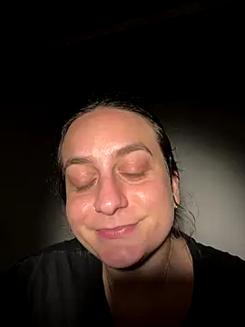 Snapshot of indierotic chatting on October 20, 2025, 4:02 am indierotic online show from October 20, 2025, 4:02 am