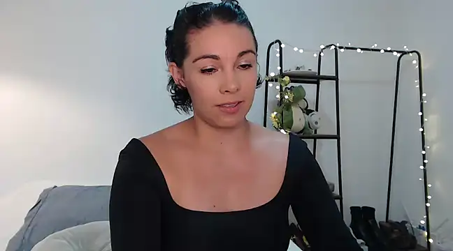 camii 7 online show from January 14, 2025, 8:37 pm