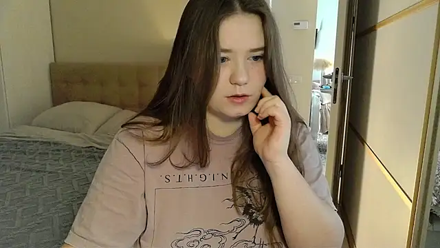 remirann  online show from March 8, 2025, 5:59 am